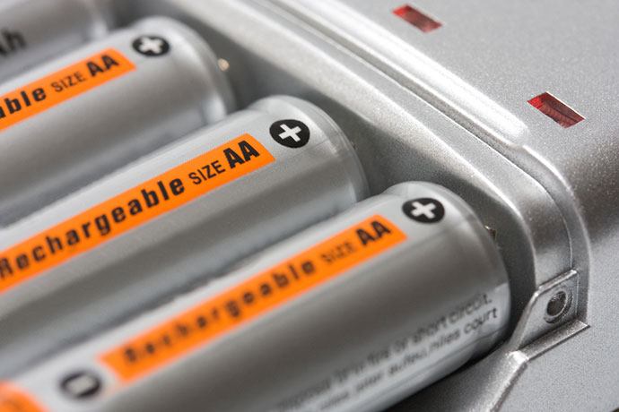 shutterstock_99673421 best 18650 battery and charger